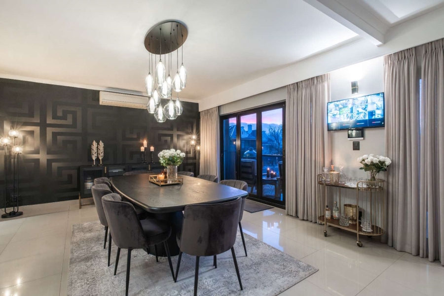 7 Bedroom Property for Sale in Oranjezicht Western Cape